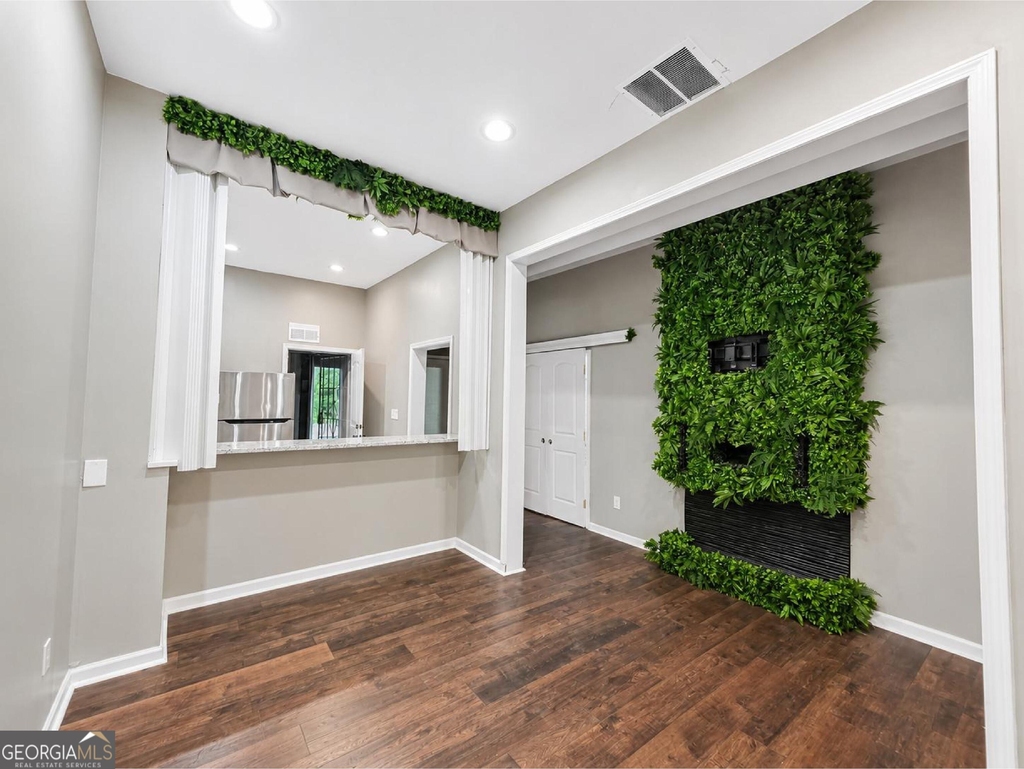 5589 River Road - Photo 18