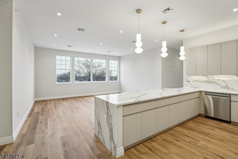1722 Springfield Ave - Photo 8