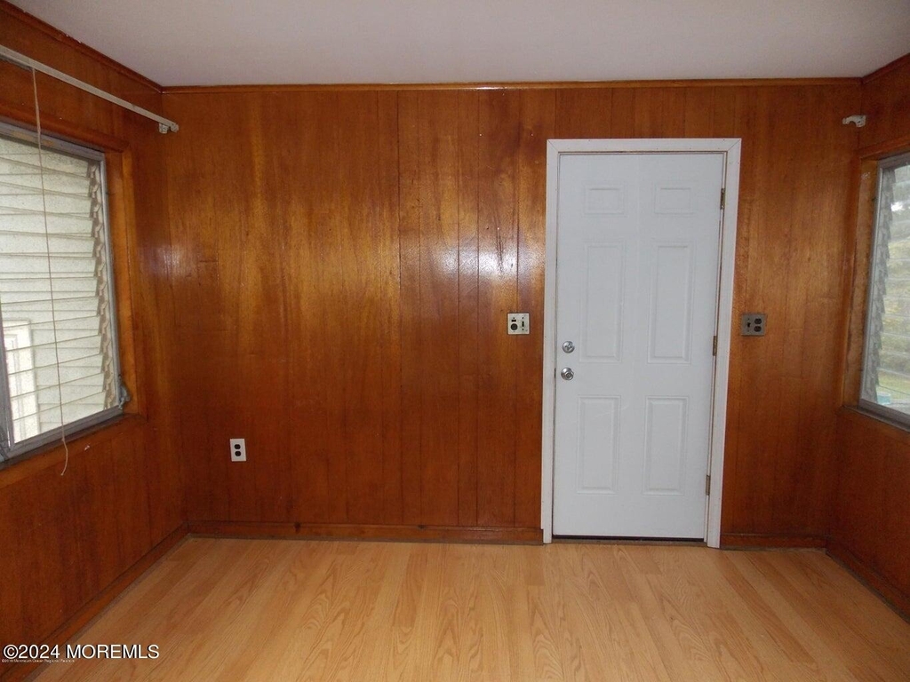 914 Radnor Avenue - Photo 15