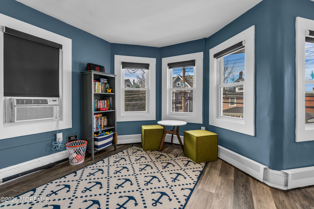 1208 Bond Street - Photo 13