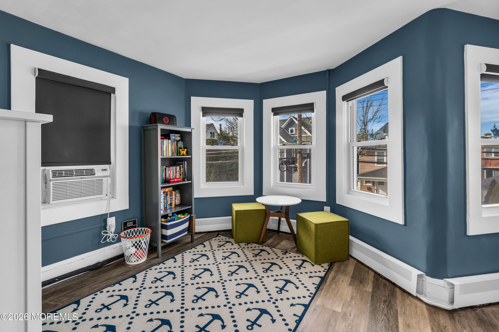 1208 Bond Street - Photo 11