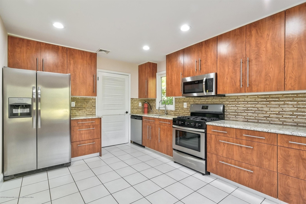 201 Pear Drive - Photo 2