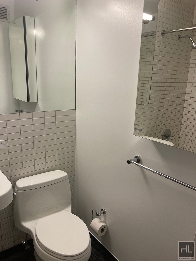 East 39th Street - Photo 6