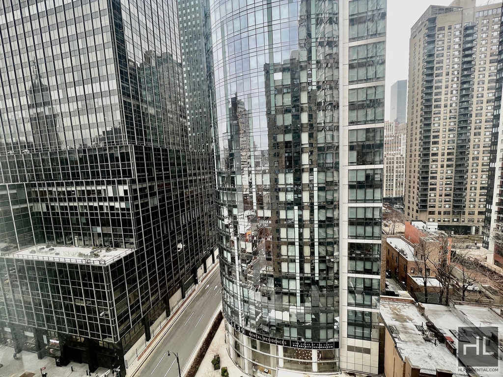 East 39th Street - Photo 14