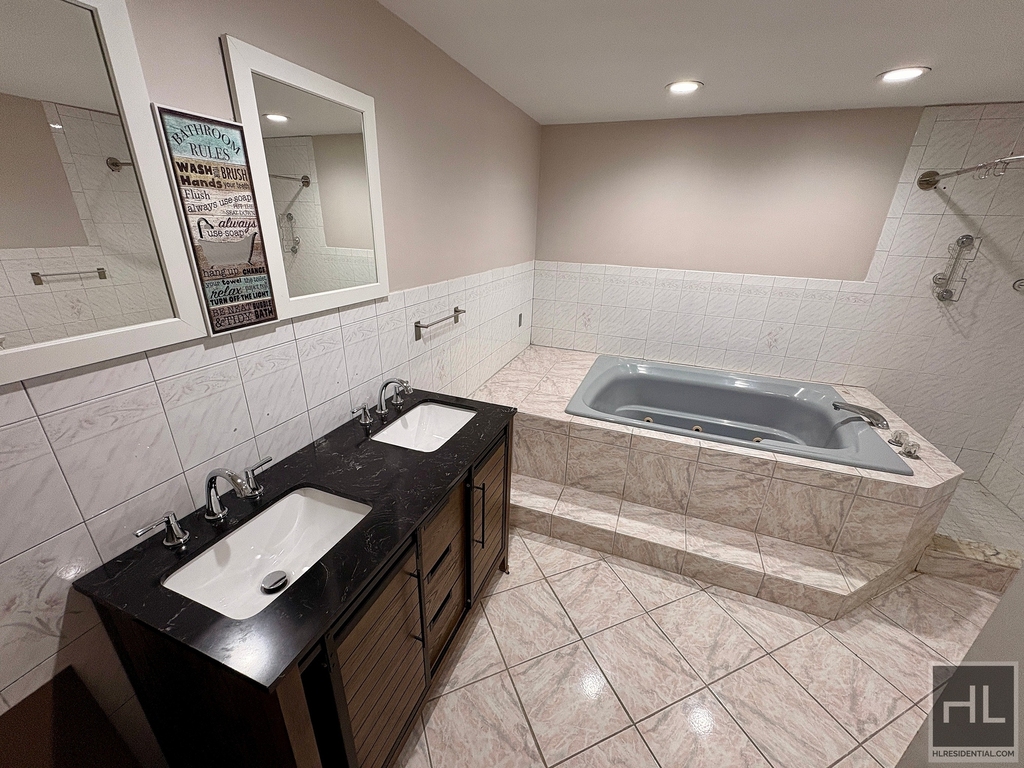 Edwards Place - Photo 2