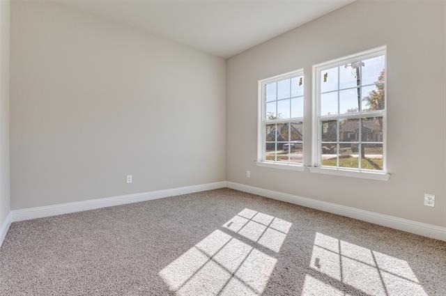 5520 Goodman Avenue - Photo 2