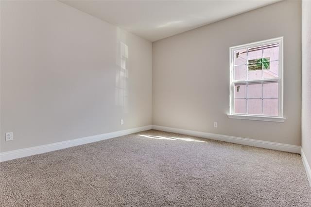 5520 Goodman Avenue - Photo 3