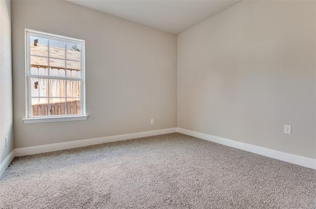 5520 Goodman Avenue - Photo 4