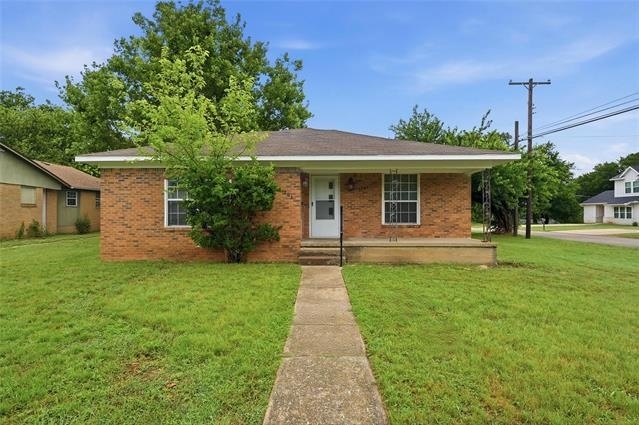 1703 W Elm Street - Photo 0