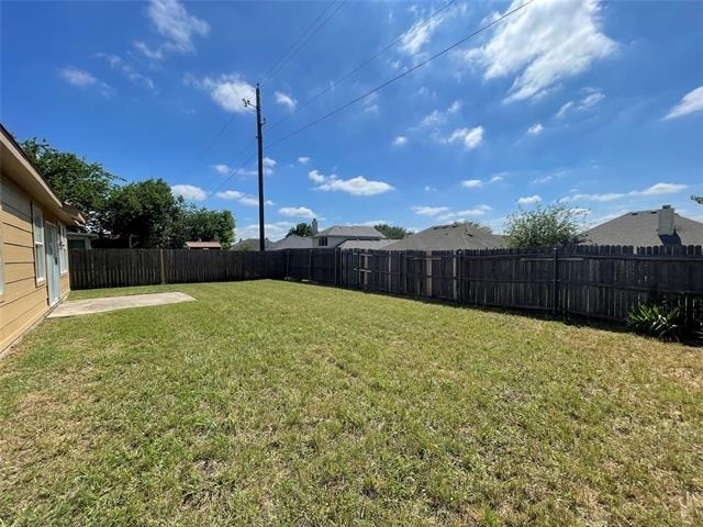 1611 Columbia Drive - Photo 3