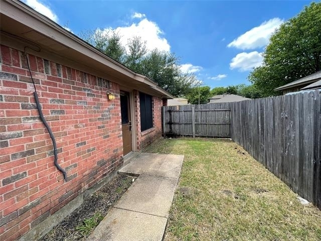 1754 Carrington Drive - Photo 5