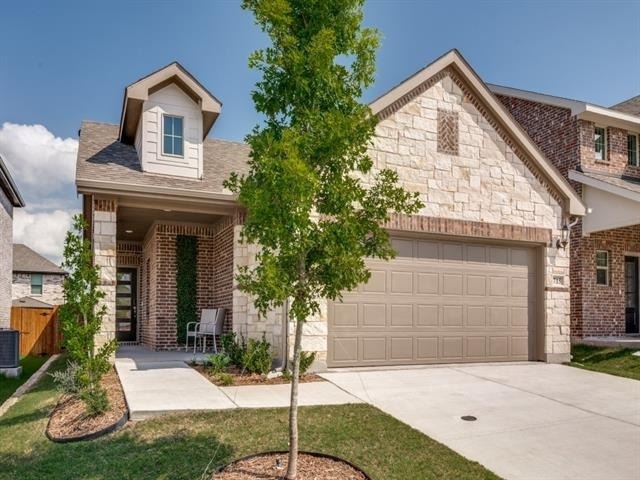 715 Dotty Drive - Photo 1