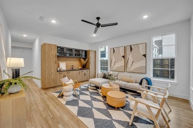 1512 Villars Street - Photo 33