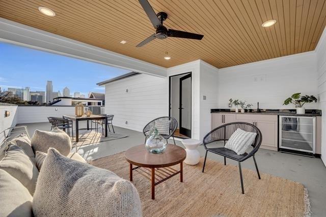1512 Villars Street - Photo 1