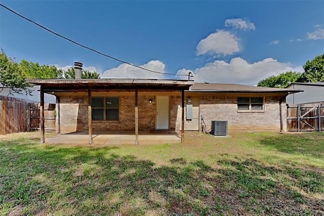 6100 Springwood Drive - Photo 16