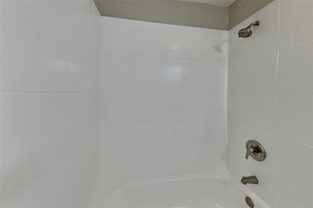 6100 Springwood Drive - Photo 15