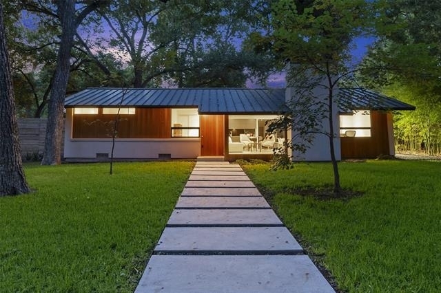 8571 Eustis Avenue - Photo 0