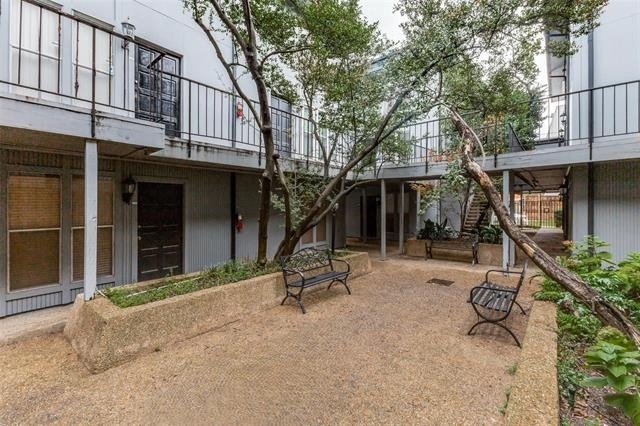 4020 Holland Avenue - Photo 2