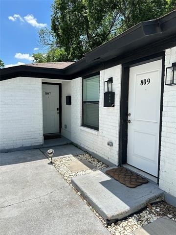 807 W Broadus Avenue - Photo 7