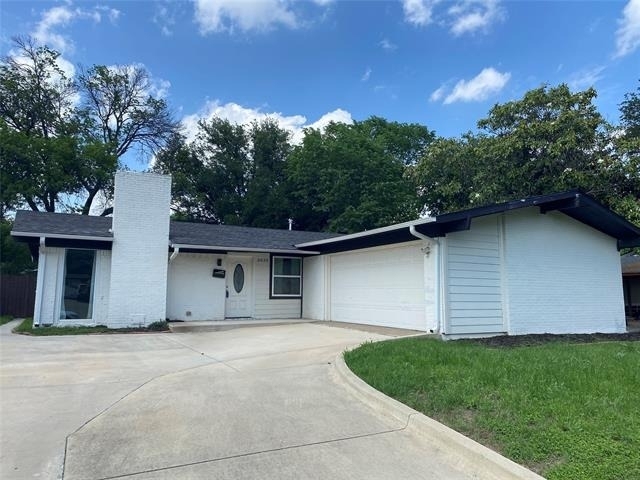 3035 Townsend Drive - Photo 0