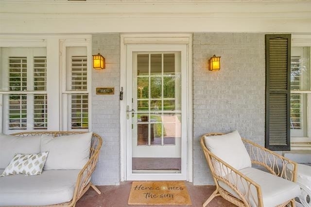2200 W Magnolia Avenue - Photo 1