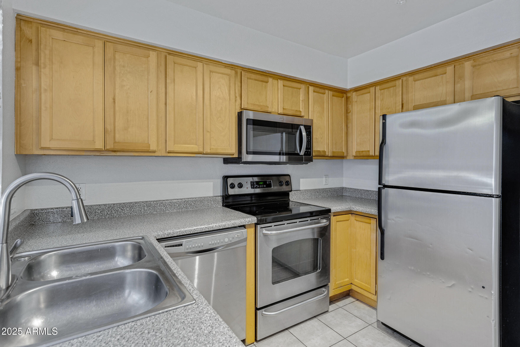 11640 N 51st Avenue - Photo 7