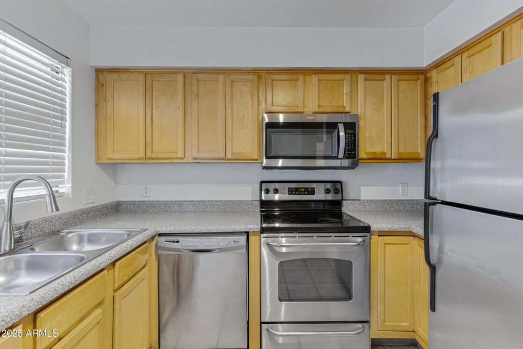11640 N 51st Avenue - Photo 8