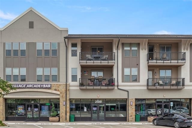 2500 King Arthur Boulevard - Photo 1
