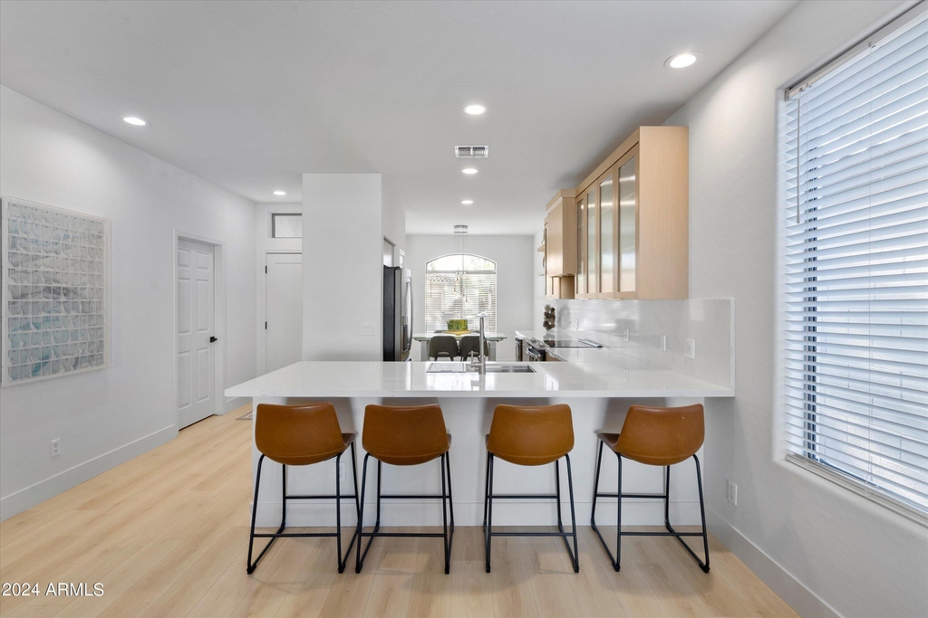1084 E Susan Lane - Photo 8