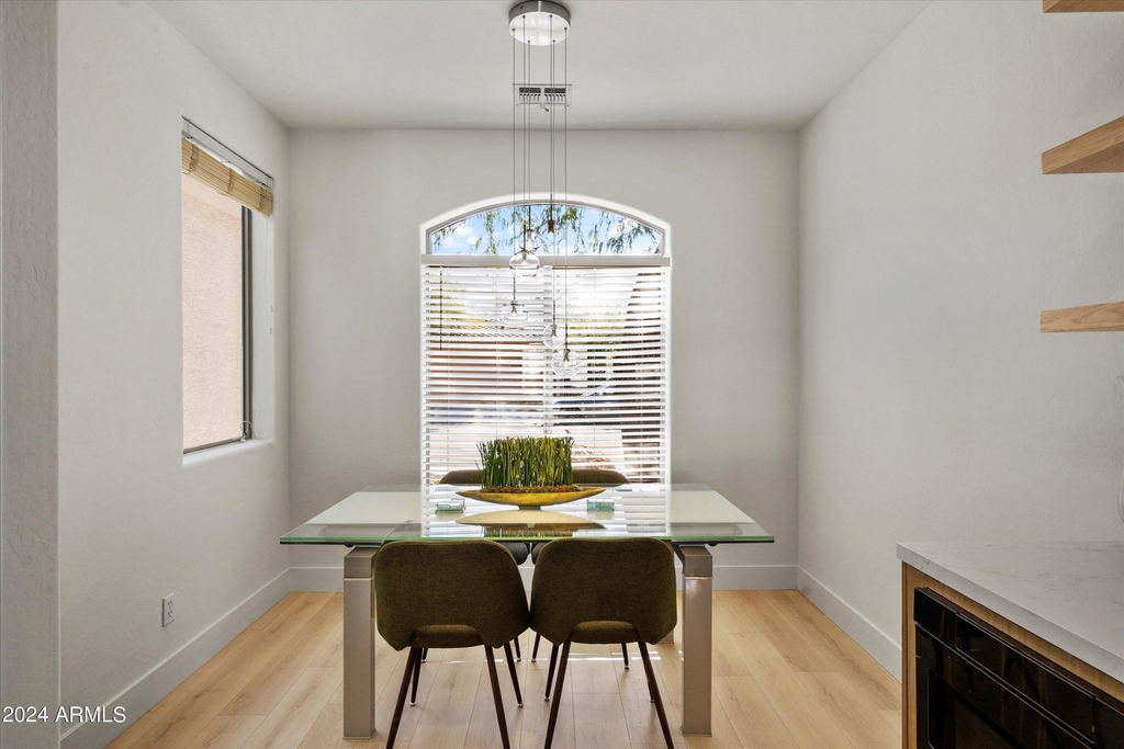 1084 E Susan Lane - Photo 4