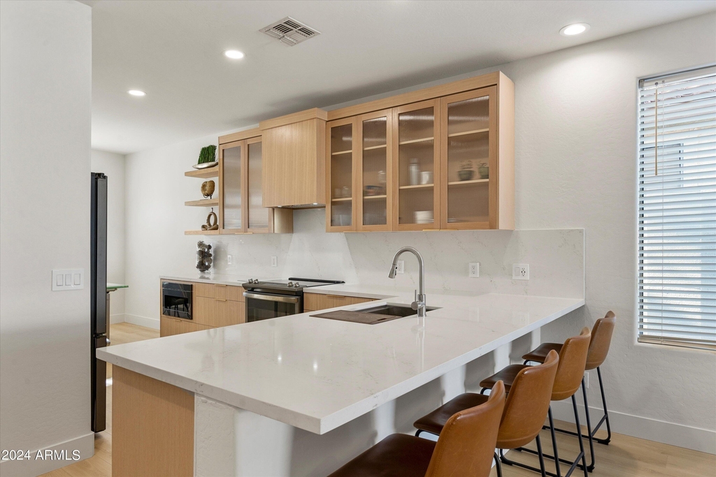 1084 E Susan Lane - Photo 6