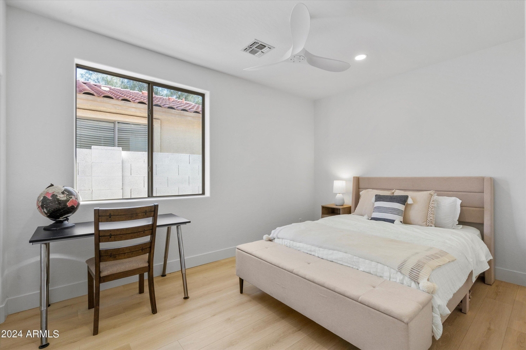 1084 E Susan Lane - Photo 15