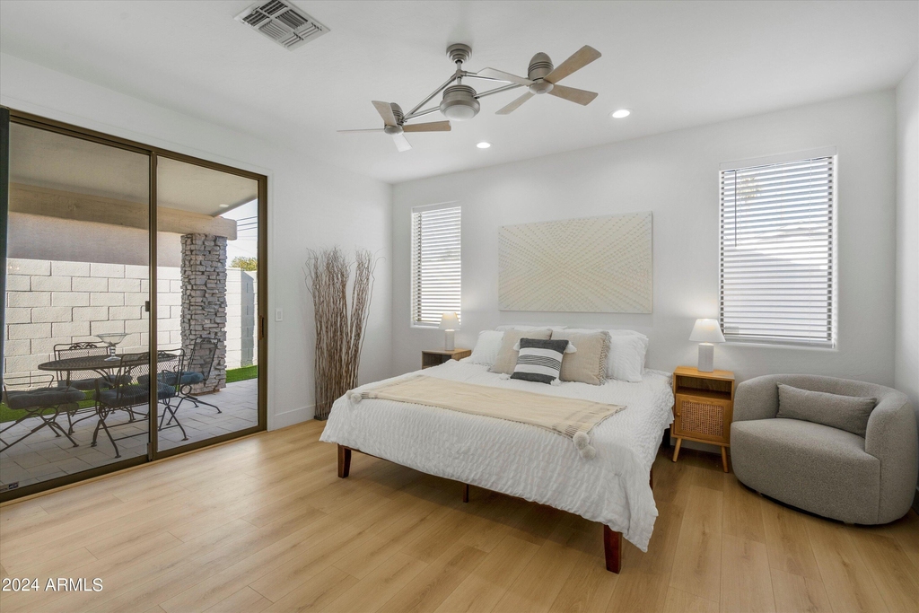 1084 E Susan Lane - Photo 11