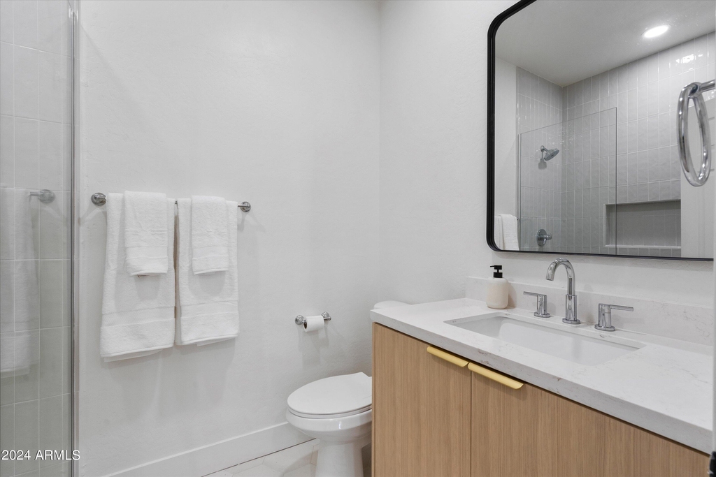1084 E Susan Lane - Photo 16