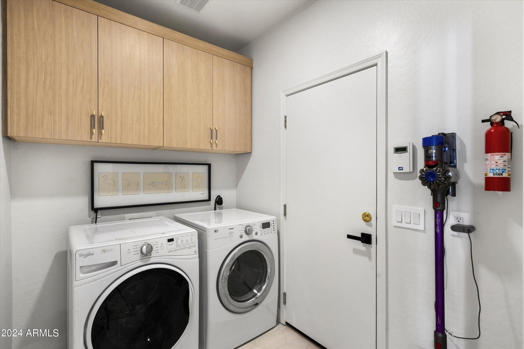 1084 E Susan Lane - Photo 20
