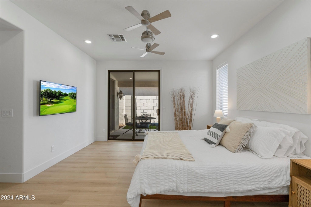 1084 E Susan Lane - Photo 10