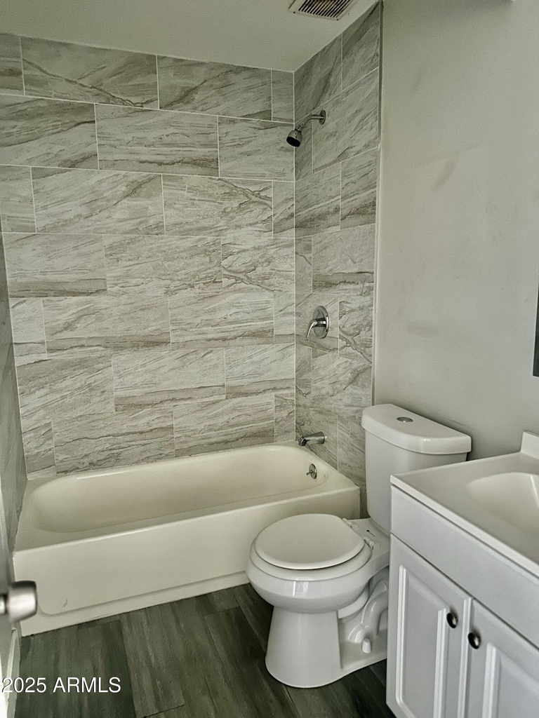 3219 E Earll Drive - Photo 6