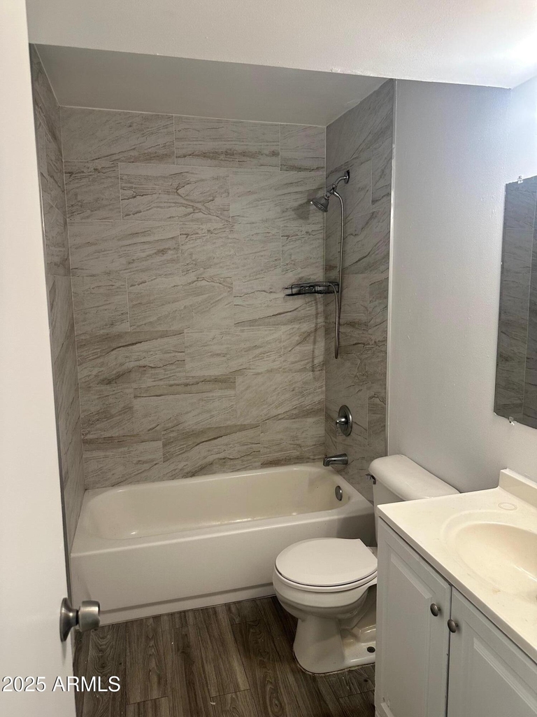 3219 E Earll Drive - Photo 11
