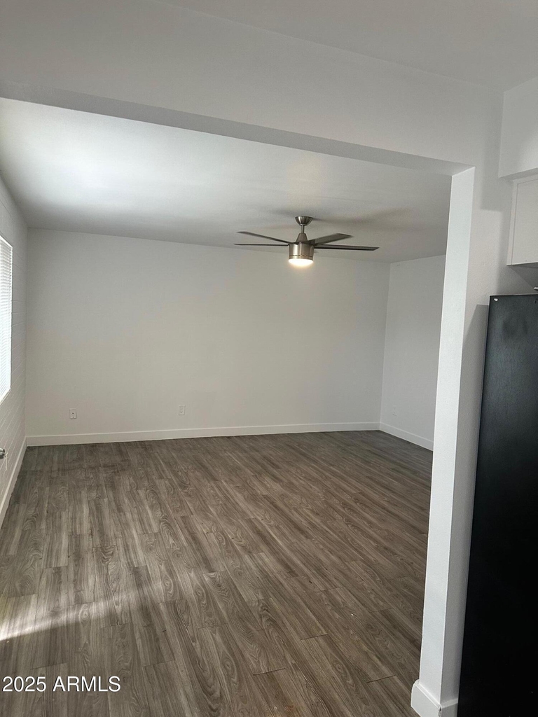 3219 E Earll Drive - Photo 8