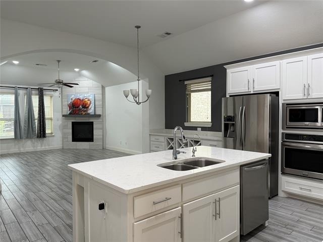2104 Hubbard Park Lane - Photo 3