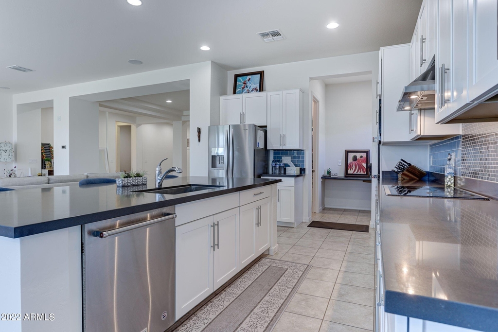 22533 N 93rd Drive - Photo 4