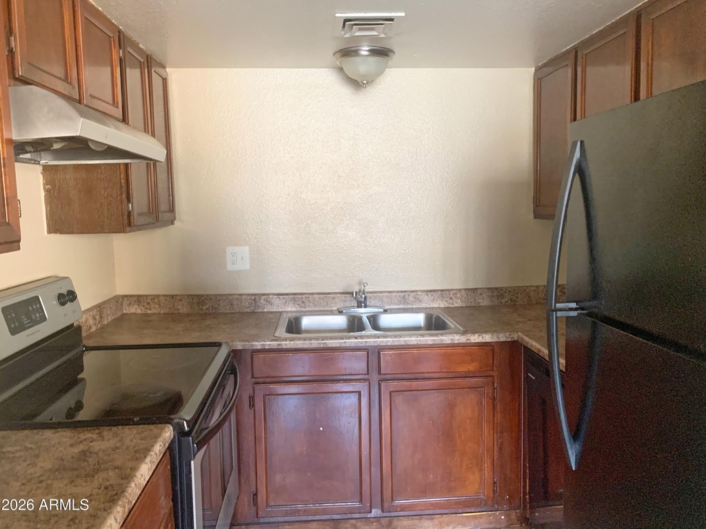 2804 N 43rd Avenue - Photo 3