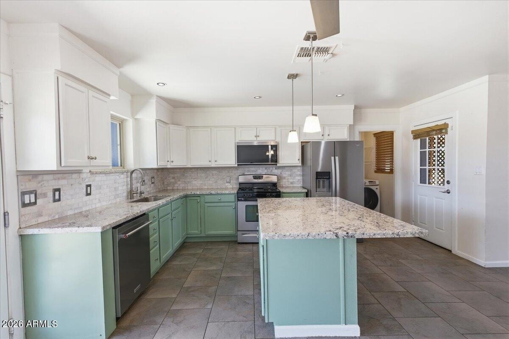 1433 E Windsor Avenue - Photo 4