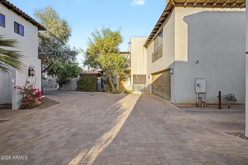 304 S Wilson Street - Photo 0