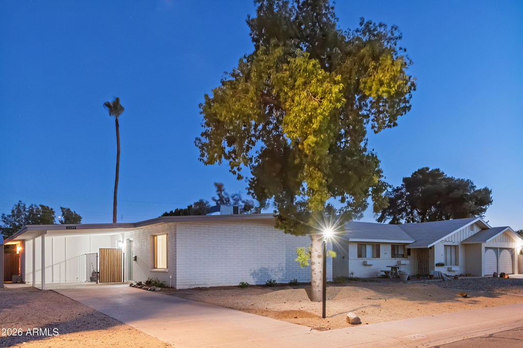 1249 E Bishop Drive - Photo 0