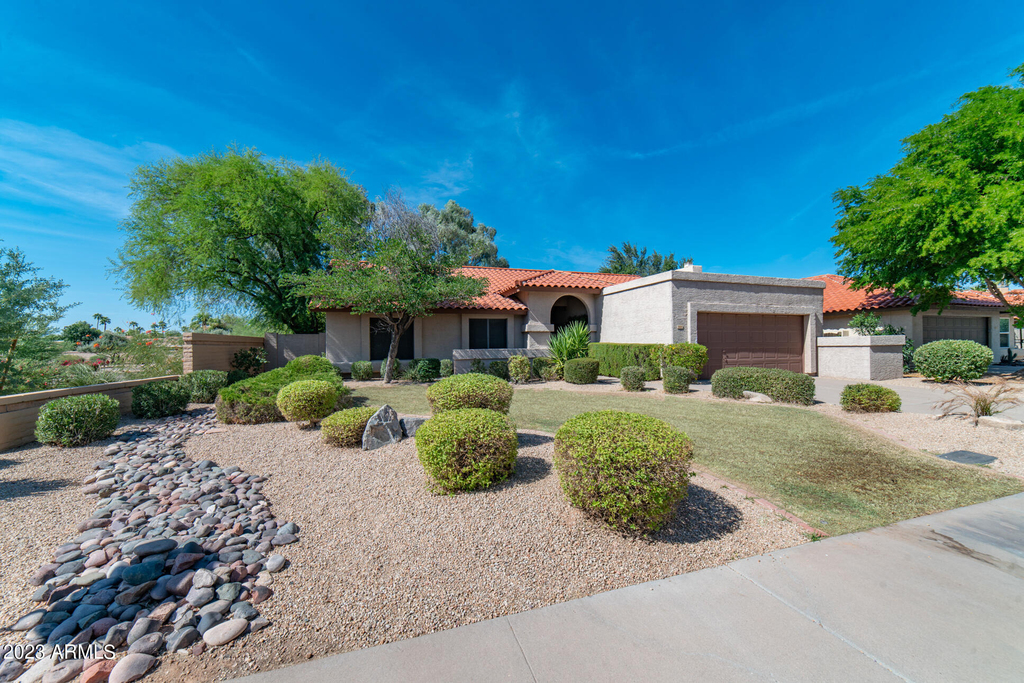 9210 N 104th Place - Photo 32