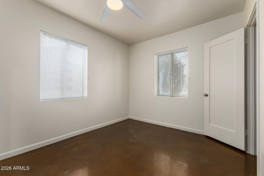 365 E Weldon Avenue - Photo 11