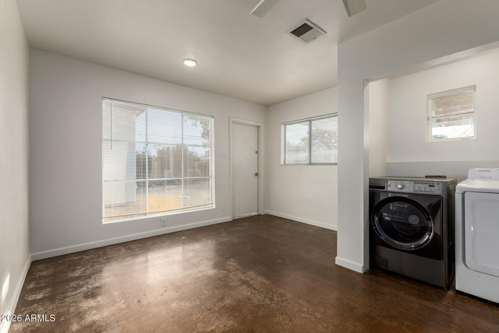 365 E Weldon Avenue - Photo 9