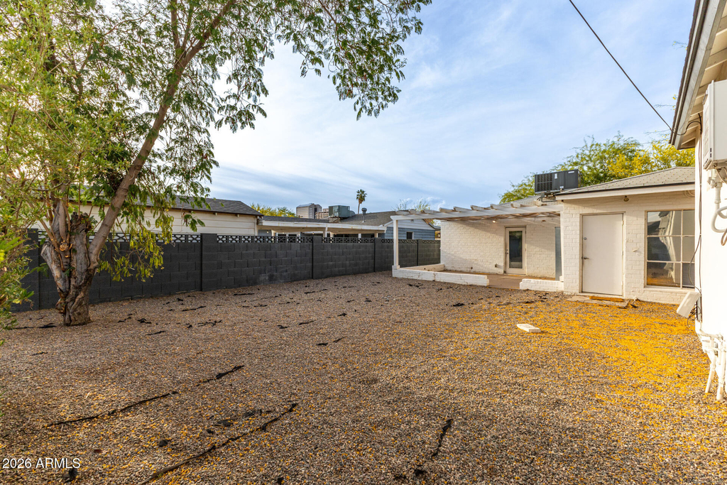 365 E Weldon Avenue - Photo 14