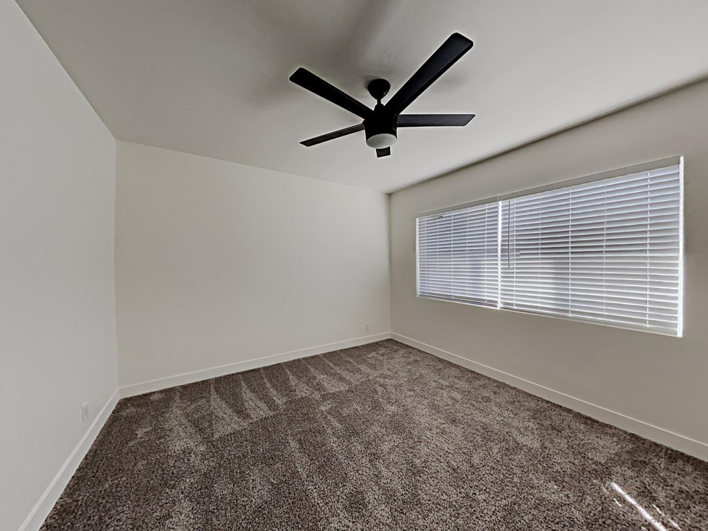 2431 W Shady Glen Avenue - Photo 9